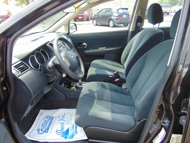 2010 Nissan versa hatchback seat covers #10